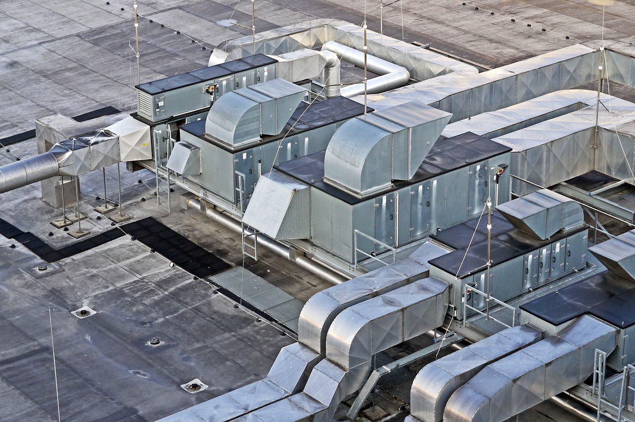 air conditioner installation technician